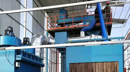 普華重工輥道拋丸機(jī)安裝完畢，清理效果非常好，客戶點(diǎn)贊